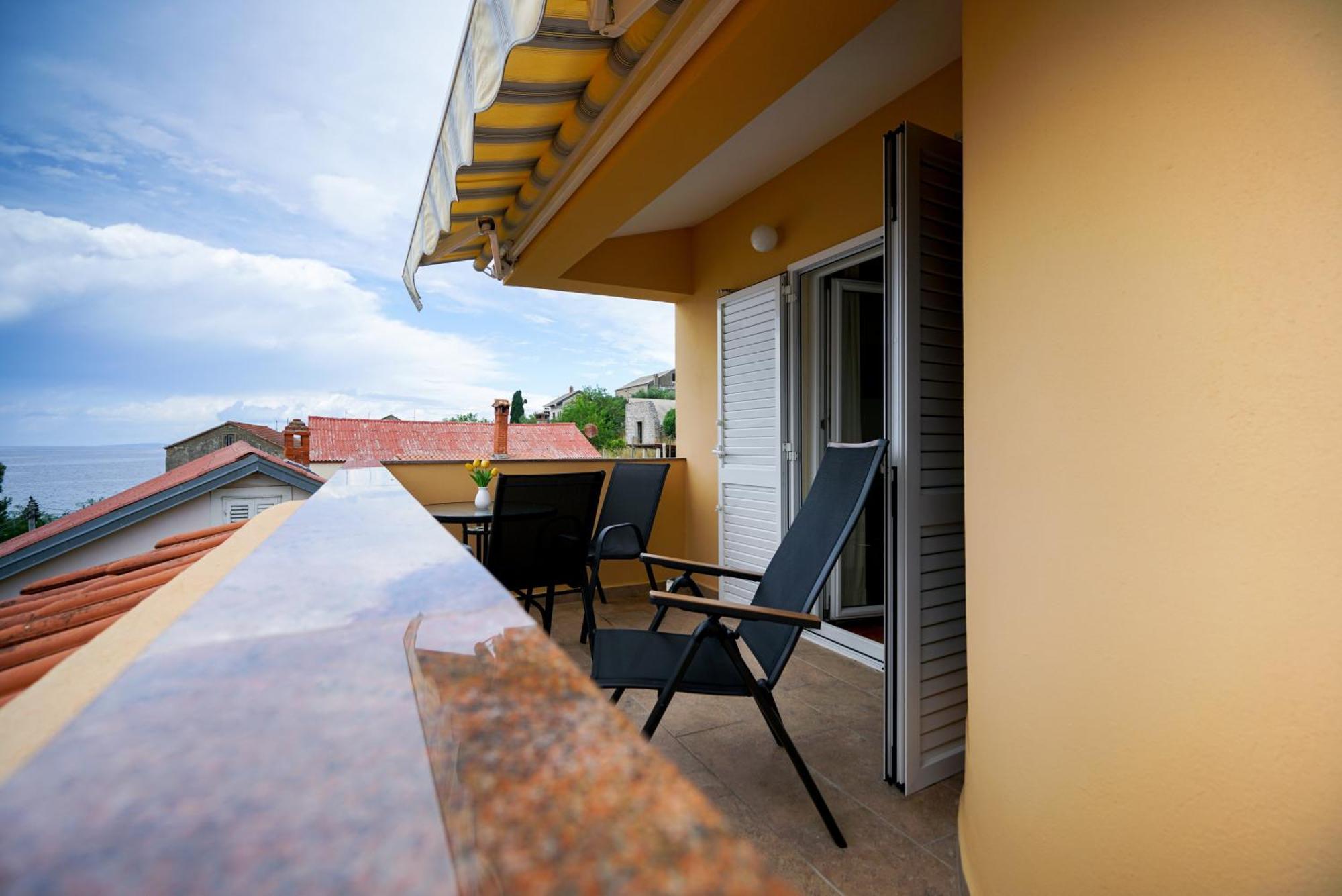 Apartments Osljak Preko Exterior photo